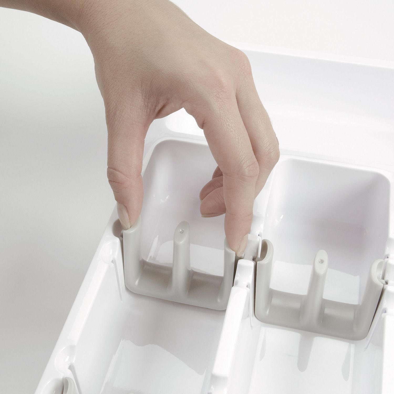 OXO Good Grips Expandable Utensil Organizer