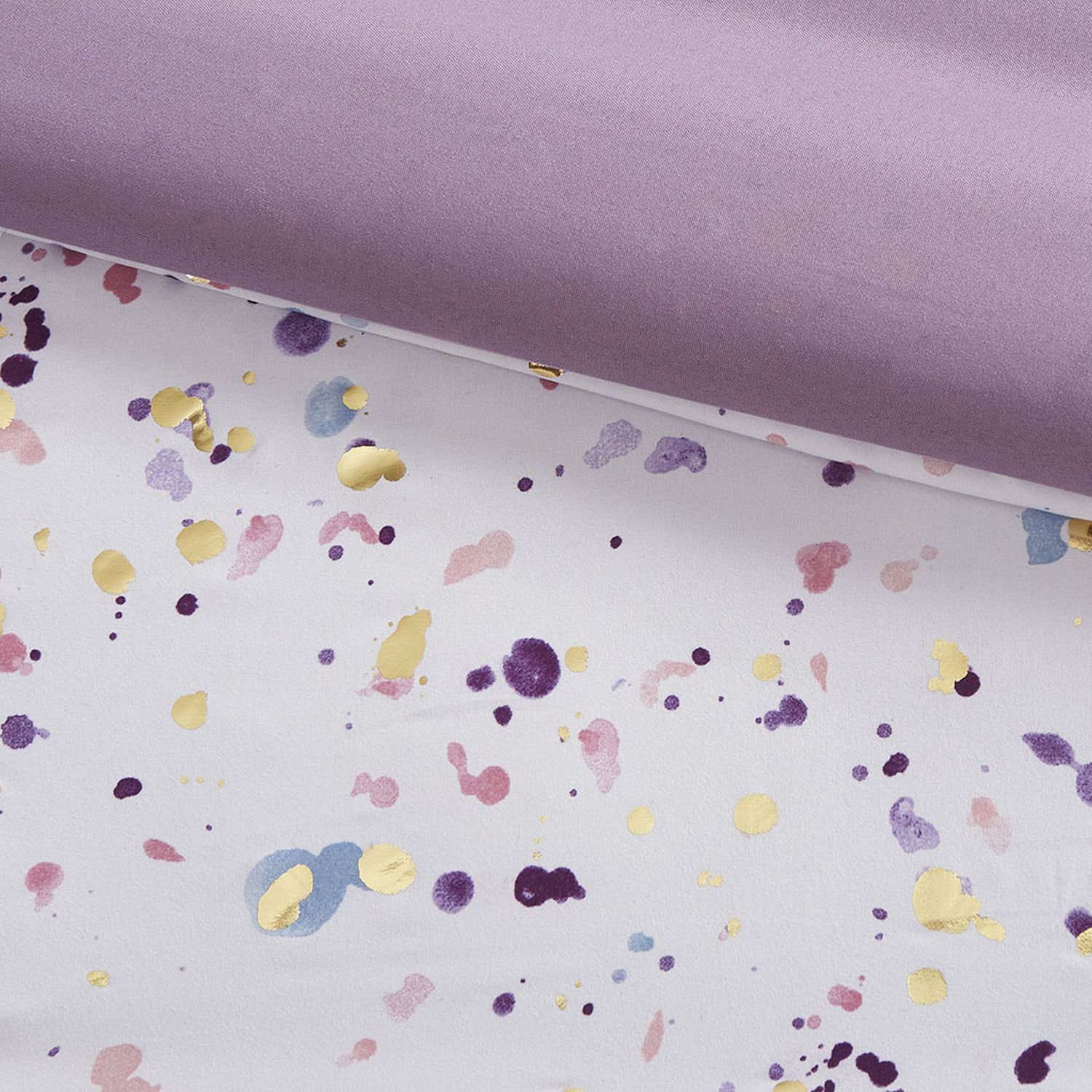 Intelligent Design Lara Metallic Printed and Pintucked Duvet Cover Set with Throw Pillow