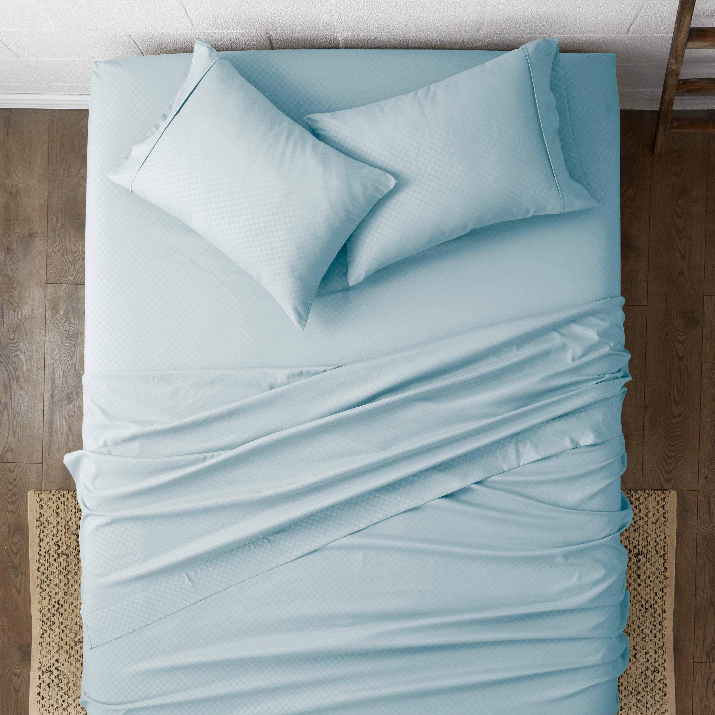 Ienjoy Home Queen 20000-Thread Count Microfiber Aqua 4-Piece Bed Sheets