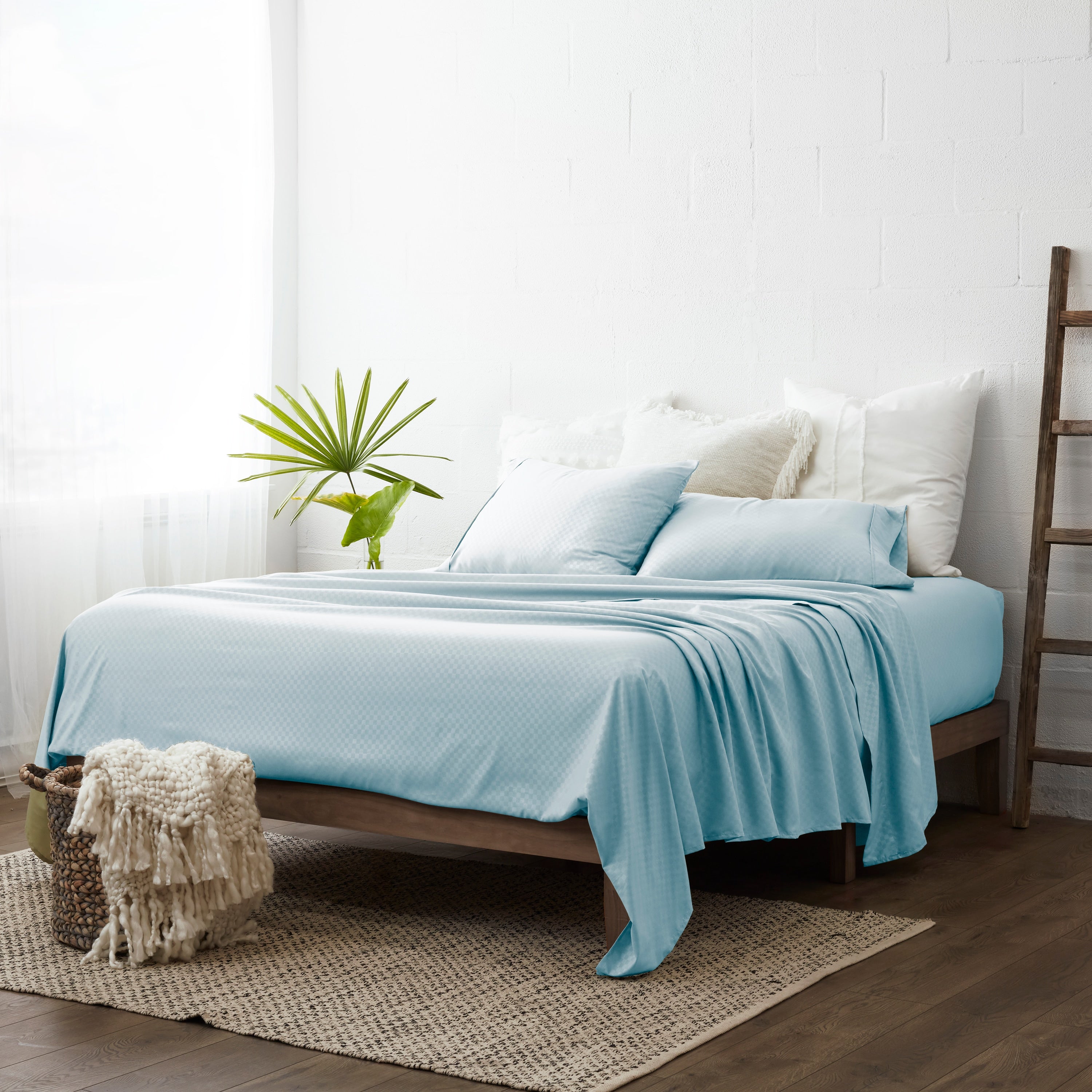 Ienjoy Home Queen 20000-Thread Count Microfiber Aqua 4-Piece Bed Sheets