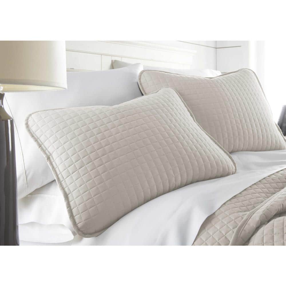 Vilano Oversized Bone Microfiber Full/Queen Quilt and Sham Set