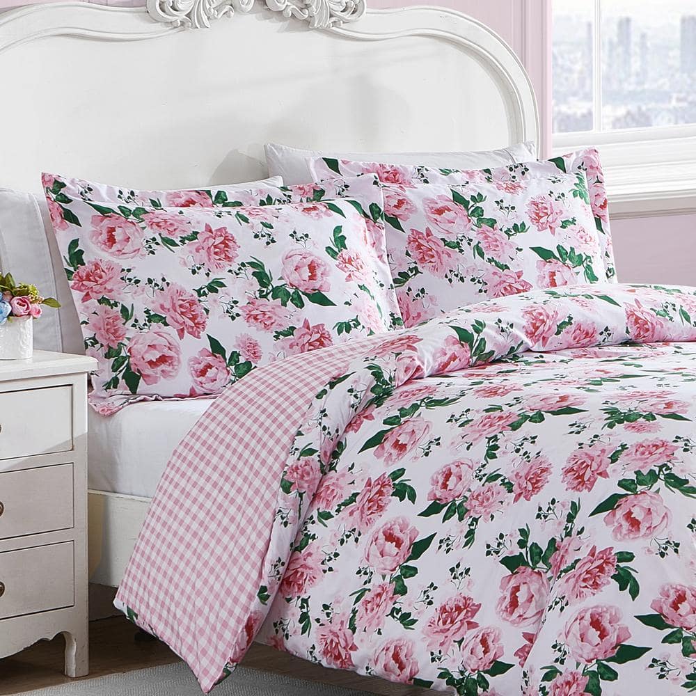 Betsey Johnson Blooming Roses 2-Piece Pink Microfiber Reversible Twin Duvet Set