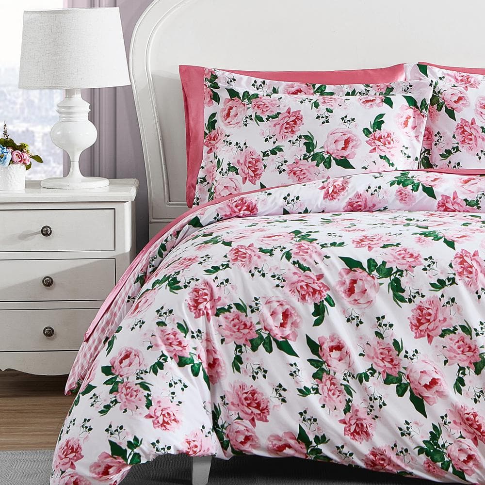 Betsey Johnson Blooming Roses 2-Piece Pink Microfiber Reversible Twin Duvet Set