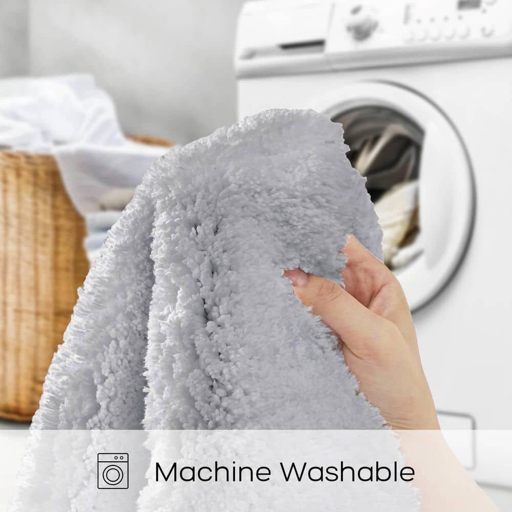 Marshmallow Grey 24 in. x 40 in. Bath Mat