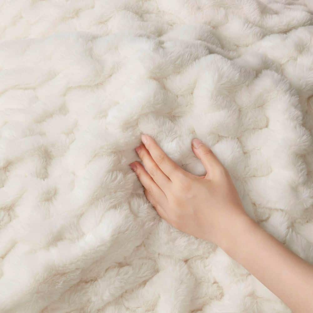 Ruched Fur Ivory Polyester Throw Blanket