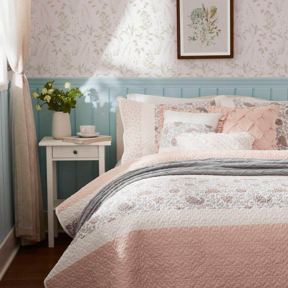 Vanessa 6-Piece Blush Cotton Blend King/Cal King Quilt Set