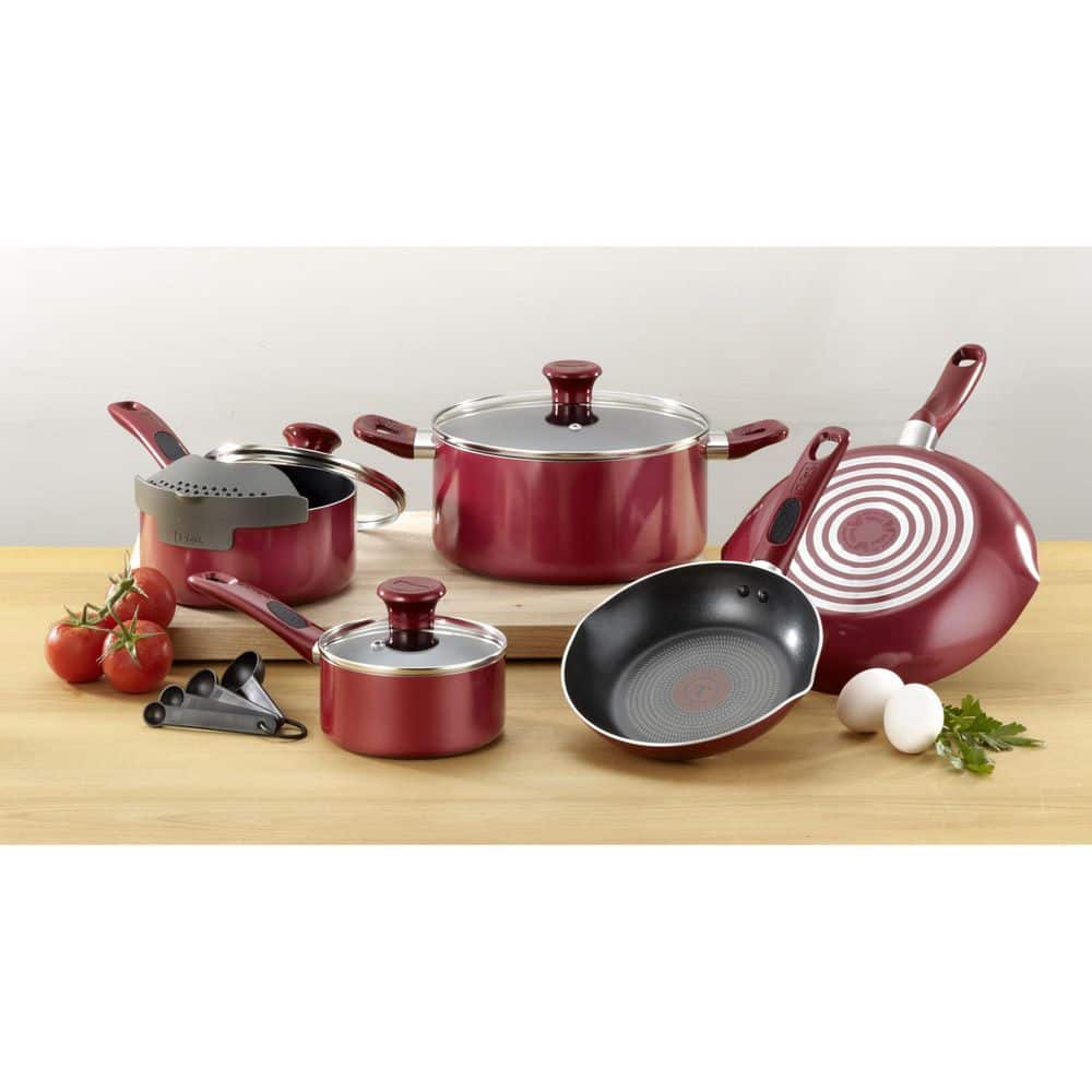 Excite 14-Piece Aluminum Non Stick Cookware Set in Red