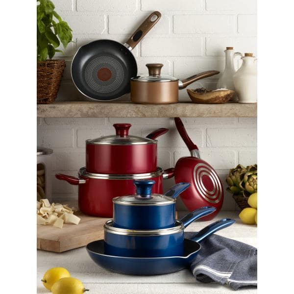 Excite 14-Piece Aluminum Non Stick Cookware Set in Red