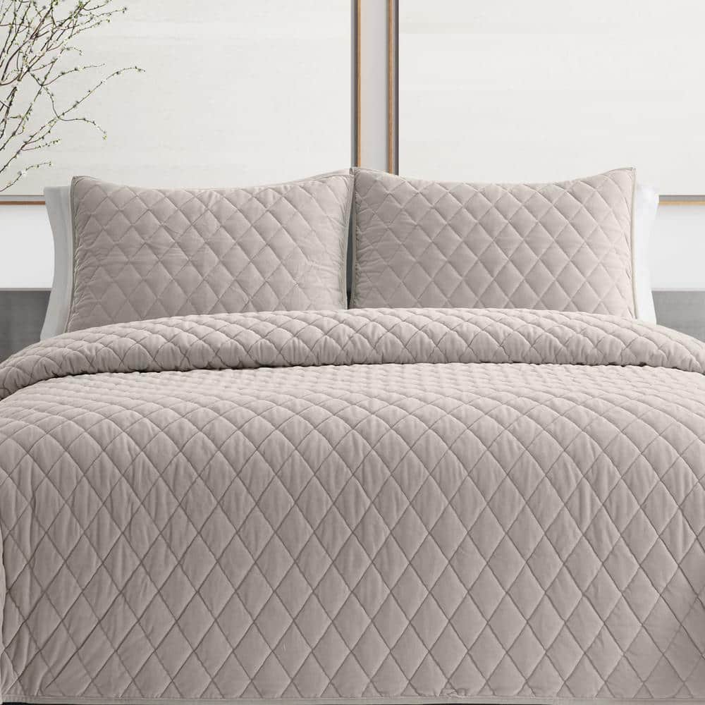 Vera Wang - Diamond Velvet 3-Piece Beige Solid Plush Microfiber Queen Quilt Set